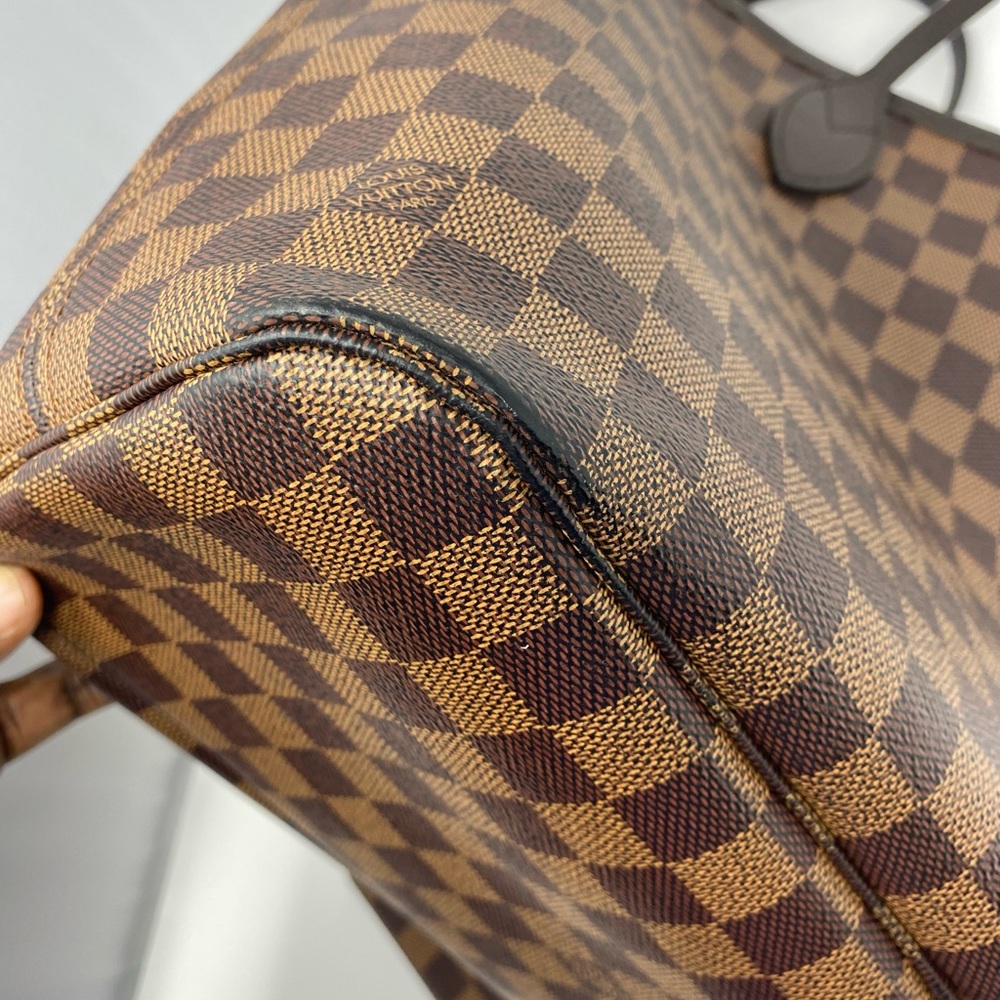 āSOLDāAuthentic Louis Vuitton Neverfull MM with Pouch - Picture 6 of 16